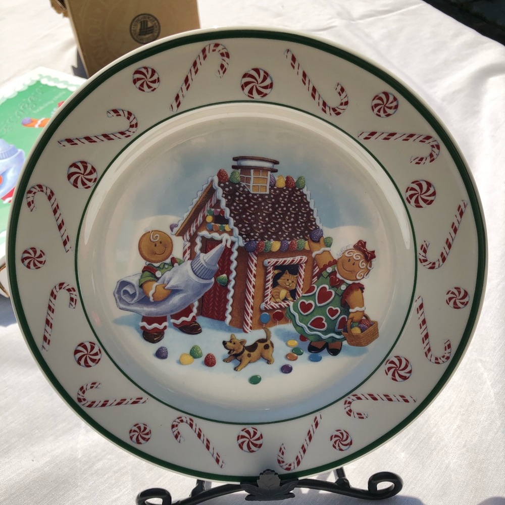 2000 Longaberger Roger & Ginger Plate and Easel